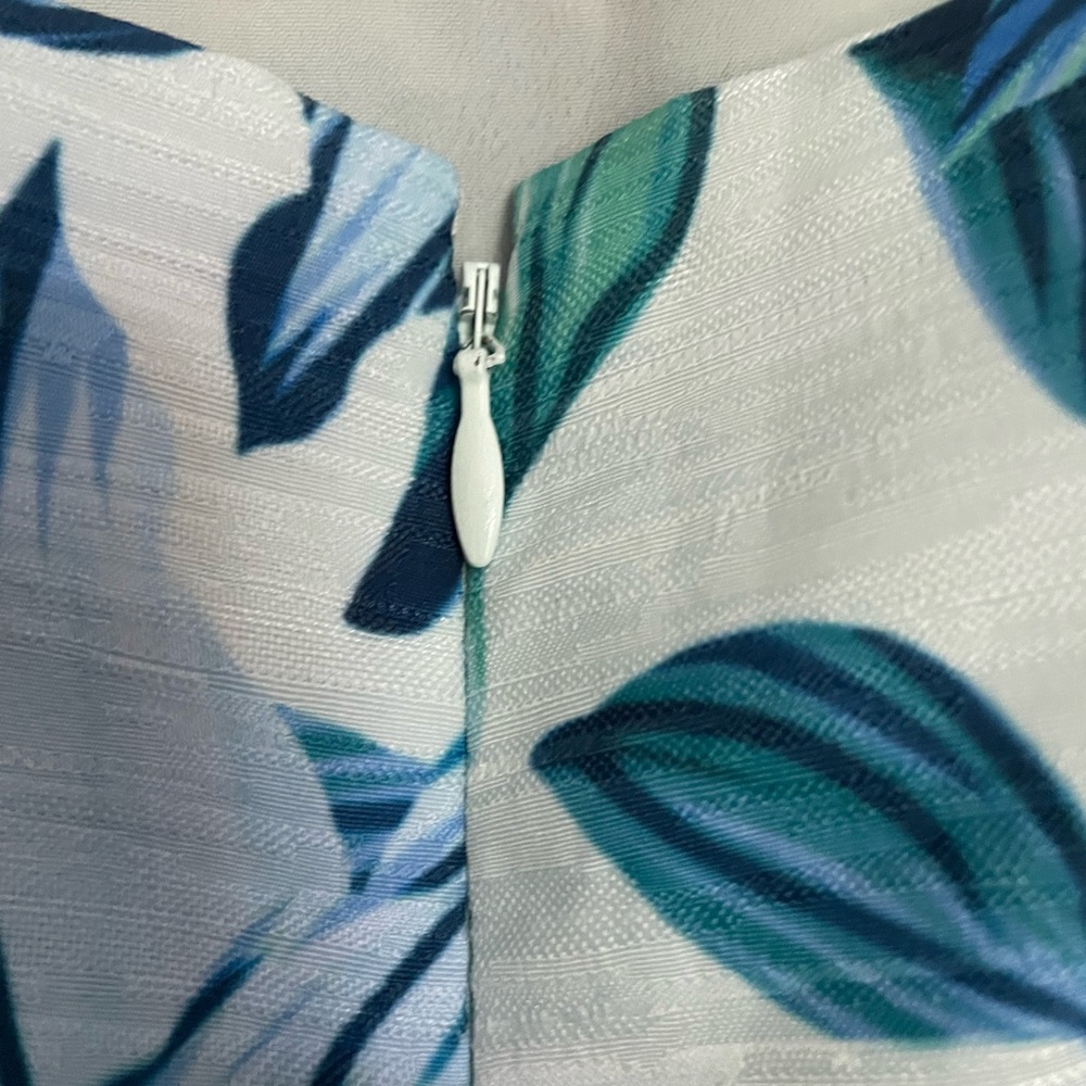 J Crew Collection - Picture 5 of 7